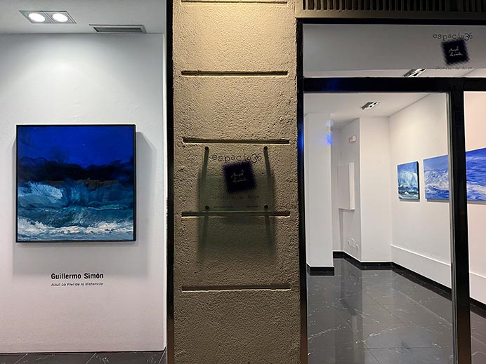 Azul: la piel de la distancia 2 Recientemente, la Galería de Arte Espacio 36 (Zamora) acogió "Azul: La piel de la distancia".