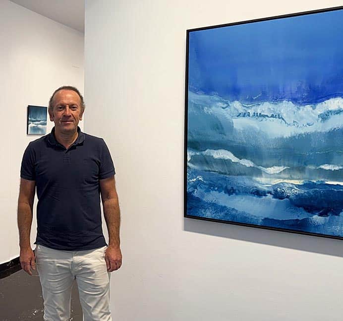 Azul: la piel de la distancia 3 Guillermo Simón (Villaviciosa, Asturias, 1968)