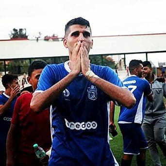 Generación perdida 10 Mohammed en un campo de fútbol en Gaza.