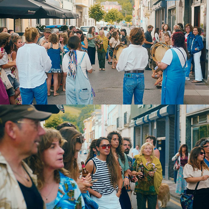 Las heroínas no cobran horas extras 1 Reunión de mujeres y hombres en la calle.